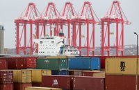 Empresarios y Gobierno canario esperan que Fomento y estibadores alcancen un acuerdo