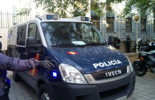 Comparecencia en los juzgados de Miguel López, yerno de la viuda de Sala