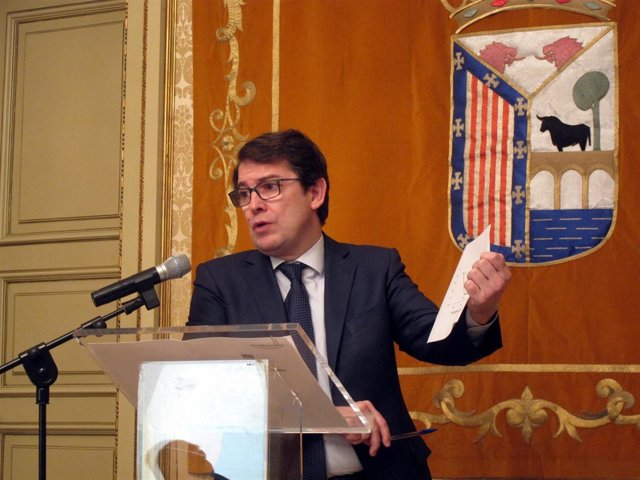                                Alfonso Fernández Mañueco