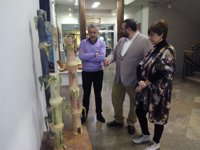 Una exposición en la Escuela de Arte de Granada indaga en las posibilidades artísticas de la cerámica