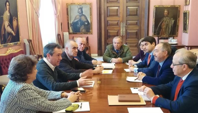 Reunión de la APES con Espadas.