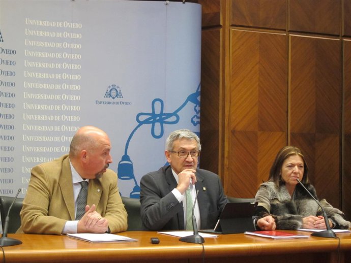 Santiago García Granda tras el Consejo de Gobierno de la Universidad de Oviedo