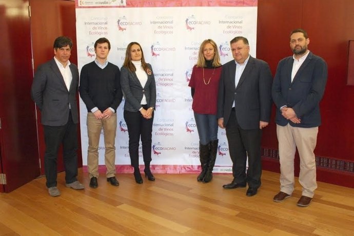 Autoridades y organizadores durante la presentación de Ecoracimo