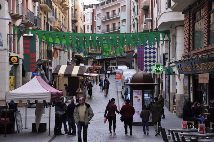 Instalación de haymas para la Fiesta de los Amantes de Teruel