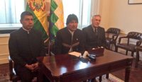 Morales a Chile: "Vivir en democracia, en el siglo XXI, no es gobernar con la Constitución de Augusto Pinochet"
