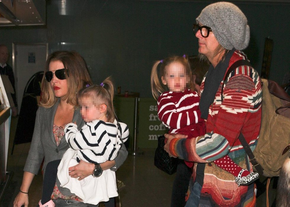 La nietas de Elvis Presley, bajo custodia de los servicios sociales./ Cordon