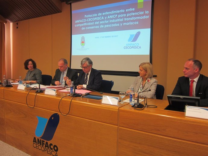 Firma de un protocolo de asociaciones conserveras de España y Portugal