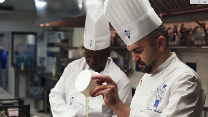 Clase del director técnico de Le Cordon Bleu Madrid al equipo de ElMandela