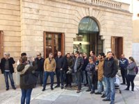 Trabajadores de SFM entregan una carta a Armengol para "desbloquear" la situación del ferrocarril