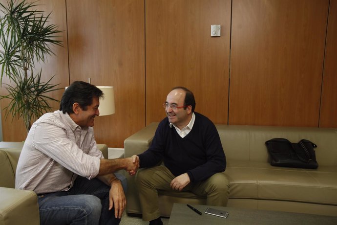Reunión de Javier Fernández y Miquel Iceta en Ferraz