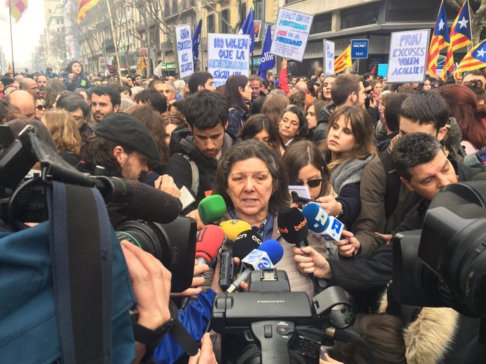 Gabriela Serra (CUP) en la manifestación por la acogida de refugiados