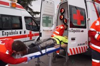 Cruz Roja realiza un ejercicio de simulación de accidente de tráfico con múltiples víctimas en Granada