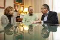 Zoido informa en persona a los padres de Marta de las operaciones de búsqueda del cuerpo