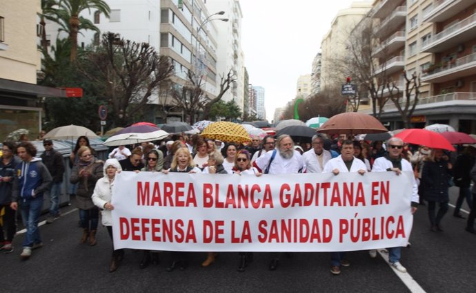 Manifestación de la Marea Blanca de Cádiz