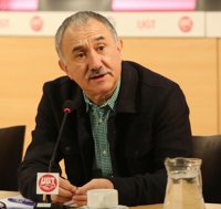 Álvarez dice que UGT no se pronunciará sobre el "derecho a decidir", que sí apoya UGT-Cataluña, para no "fracturar"