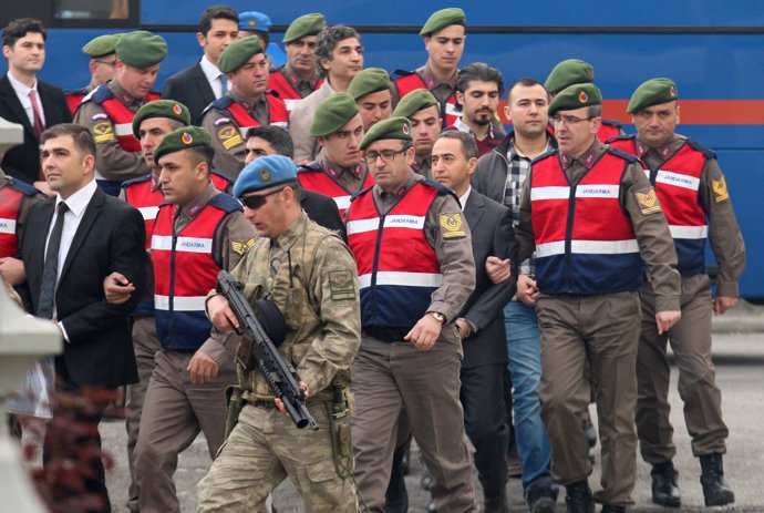 Soldados acusados de intentar asesinar a Erdogan durante el golpe