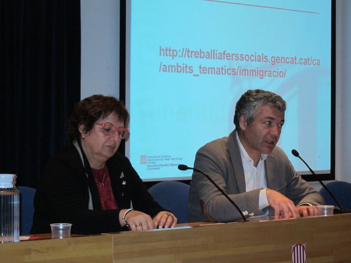 Dolors Bassa al costat del secretari de Migracions Oriol Amorós