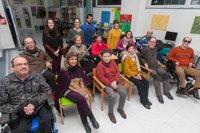Voluntarios de la Universidad de Navarra colaboran en una campaña de reciclaje con Ademna