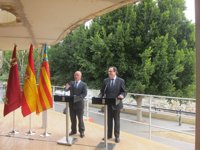 Murcia y Valencia avisan que no hay excusa posible para no atajar problema de financiación y firman una declaración