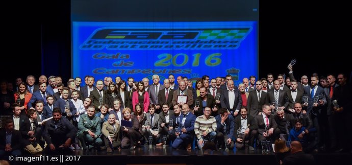 El Teatro Auditorio de Vícar ha acogido la Gala de los Campeones 2016.