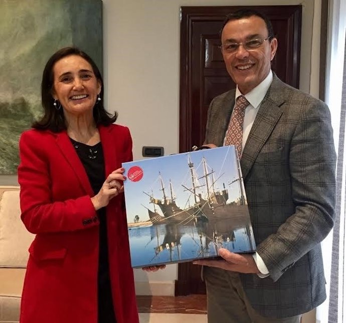 La subdelegada del Gobierno, Asunción Grávalos, y el presidente de Diputación.