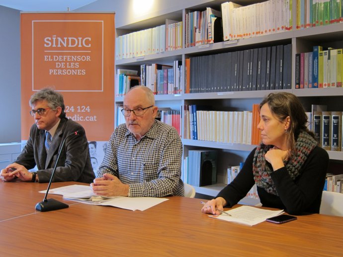El Síndic Rafael Ribó, amb els adjunts J.Saura i M.J.Larios