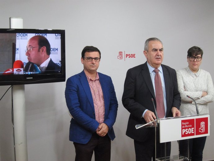 Emilio Ivars., Rafael González Tovar y Presen López, en la rueda de prensa