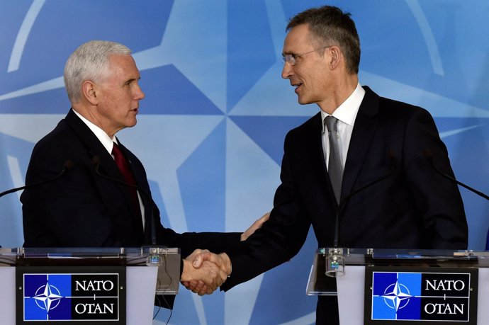 Mike Pence y Jens Stoltenberg