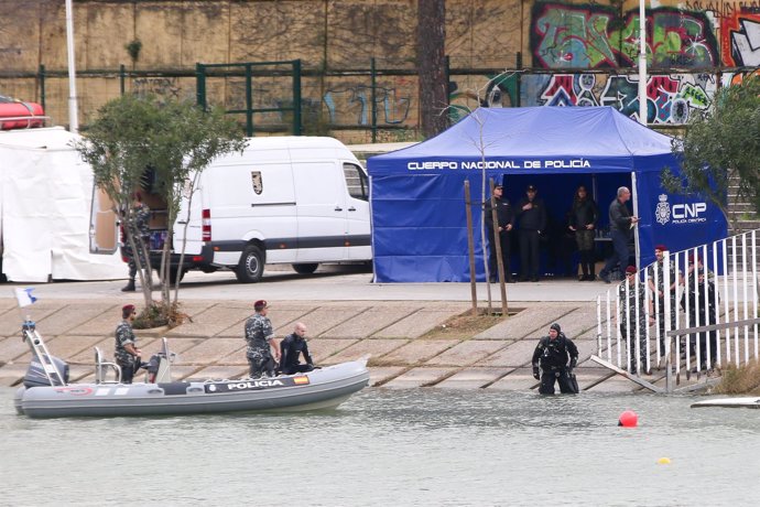 Búsqueda del cuerpo de Marta del Castillo en el río Guadalquivir