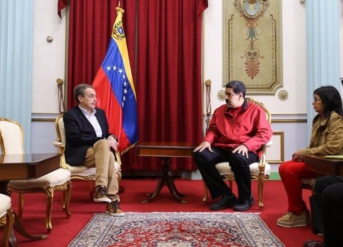 Reunión entre Zapatero, Maduro y Delcy Rodríguez