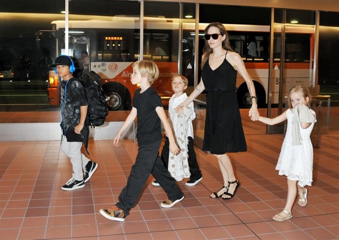 Image #: 30275755    (L-R) Pax Thien Jolie-Pitt, Shiloh Jolie Pitt, Knox Leon Jo