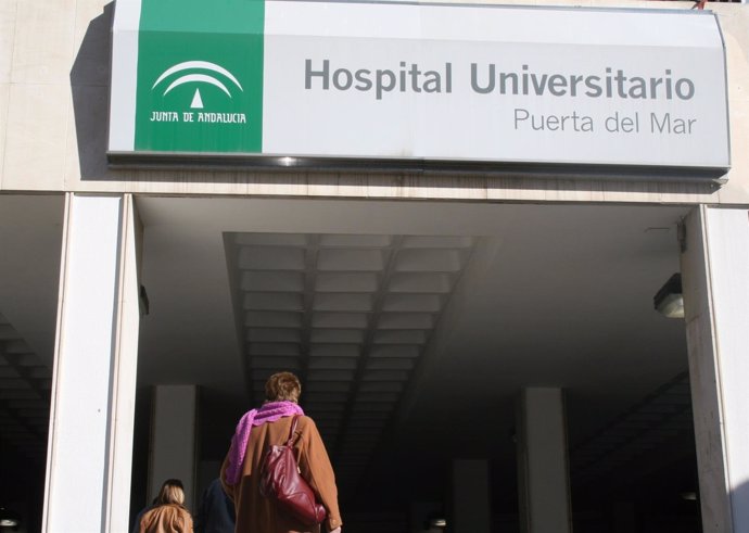 Exteriores del Hospital Universitario Puerta del Mar