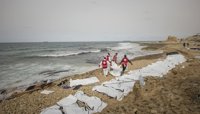 Al menos 74 inmigrantes muertos en un naufragio frente a la costa de Libia