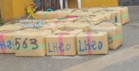 Intervenidos 930 kilos de hachís en una operación con un detenido en Algeciras