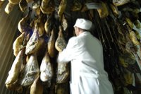 Podemos ve "escandaloso" el gasto de Sogepsa en jamones y bombones