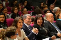 Más de 250 escolares homenajean a Rafael Arozarena, que puso "en lo más alto" la literatura canaria