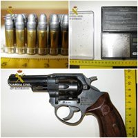 Guardia Civil desmantela un punto de venta de drogas en San Pedro y detiene al encargado de regentarlo