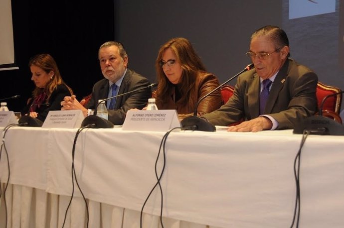 Blanco (centro), durante la inauguración del encuentro