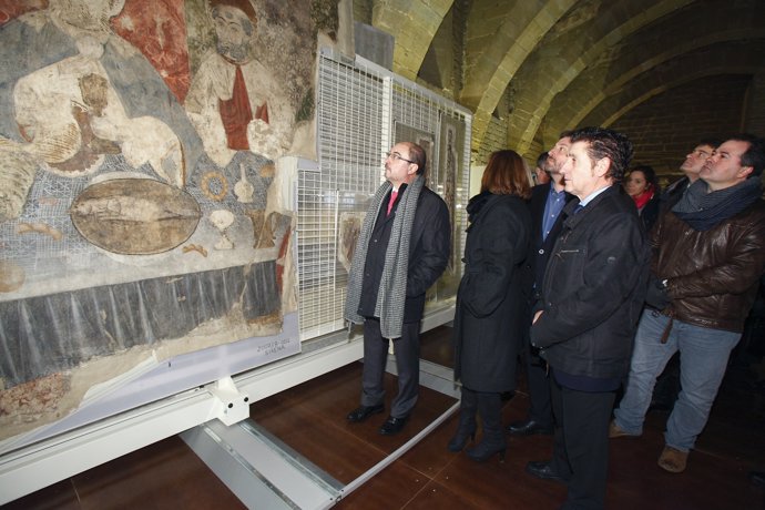Lambán, Soro i Salillas contemplant una de les obres del Monestir de Sixena