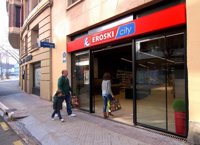 Gureak y Eroski abrirán en Vitoria su tercer supermercado gestionado por discapacitados