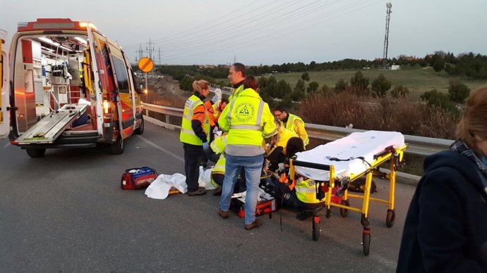 Atropello de un varón en una rotonda sobre la M45.