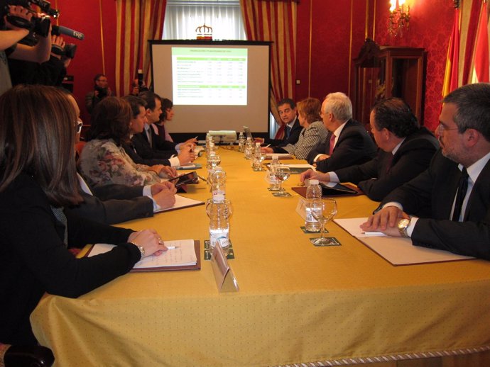 Reunión Comisión Interdepartamental que trata el V Plan Riojano de I+D+i