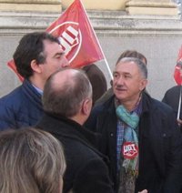 Álvarez (UGT) advierte de que el conflicto de los estibadores "no es una broma" y es "peligroso" desregular el sector