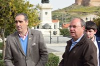 Monago reprocha a Vara que apoye el 'bloqueo' a los presupuestos que impide las oposiciones en Educación