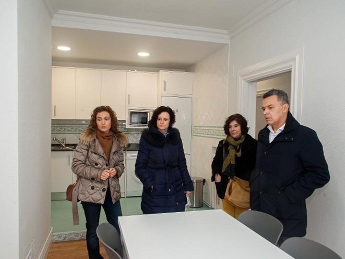 Pisos para víctimas maltrato visitados por Escobar