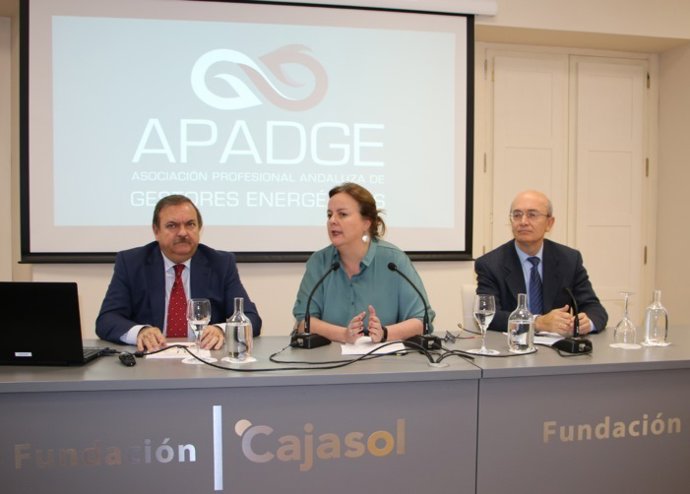 Inauguración de la jornada sobre gestión energética, en la Fundación Cajasol.