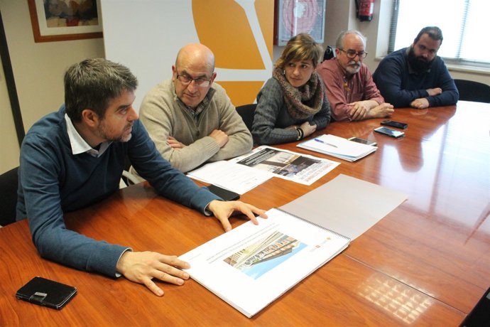 Laura Campos, amb membres del govern municipal i entitats 