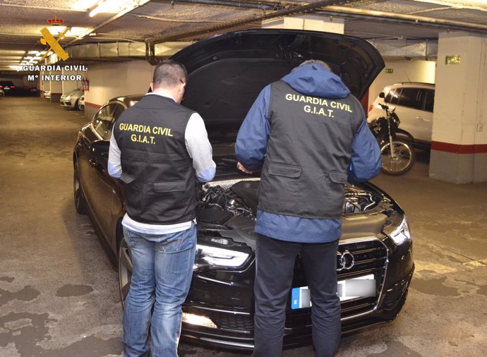 Detenidas 14 personas por fraude en la compra de vehículos