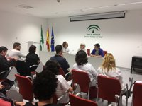 El Hospital Valle del Guadalhorce acoge una mesa informativa sobre factores preventivos del cáncer de mama