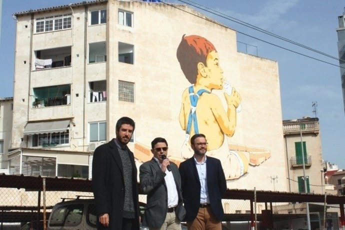 Inauguración del mural de 'street art' junto a la estación de Tren de Sóller